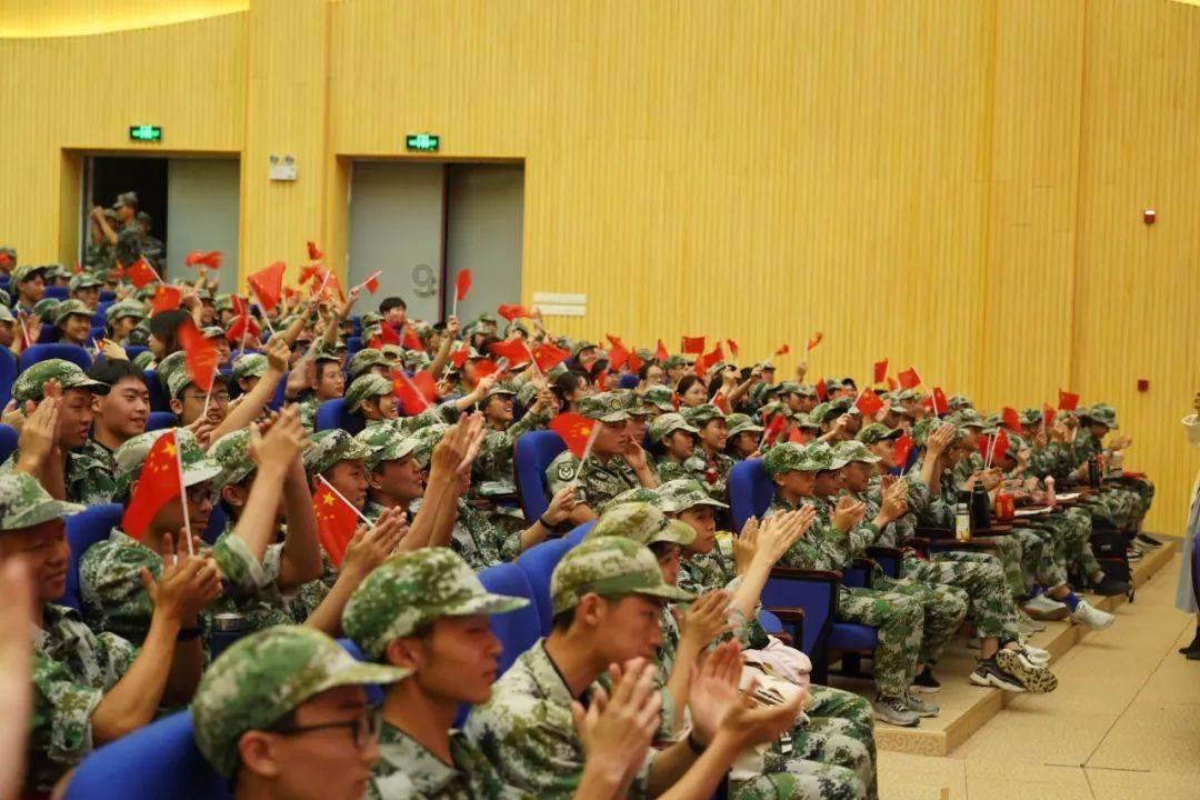 卡通小车找不同